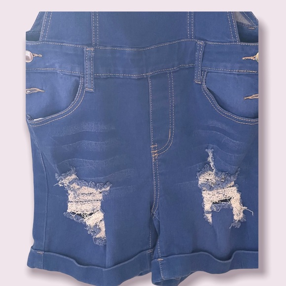 This jumpsuit is amazing for summer. Super comfy - Picture 3 of 3